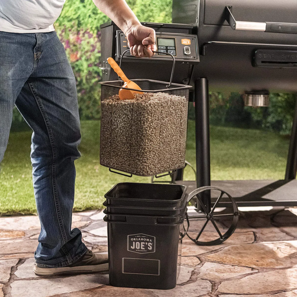 Oklahoma Joe's 5159038W01 Pellet-Eimer-Set, Schwarz