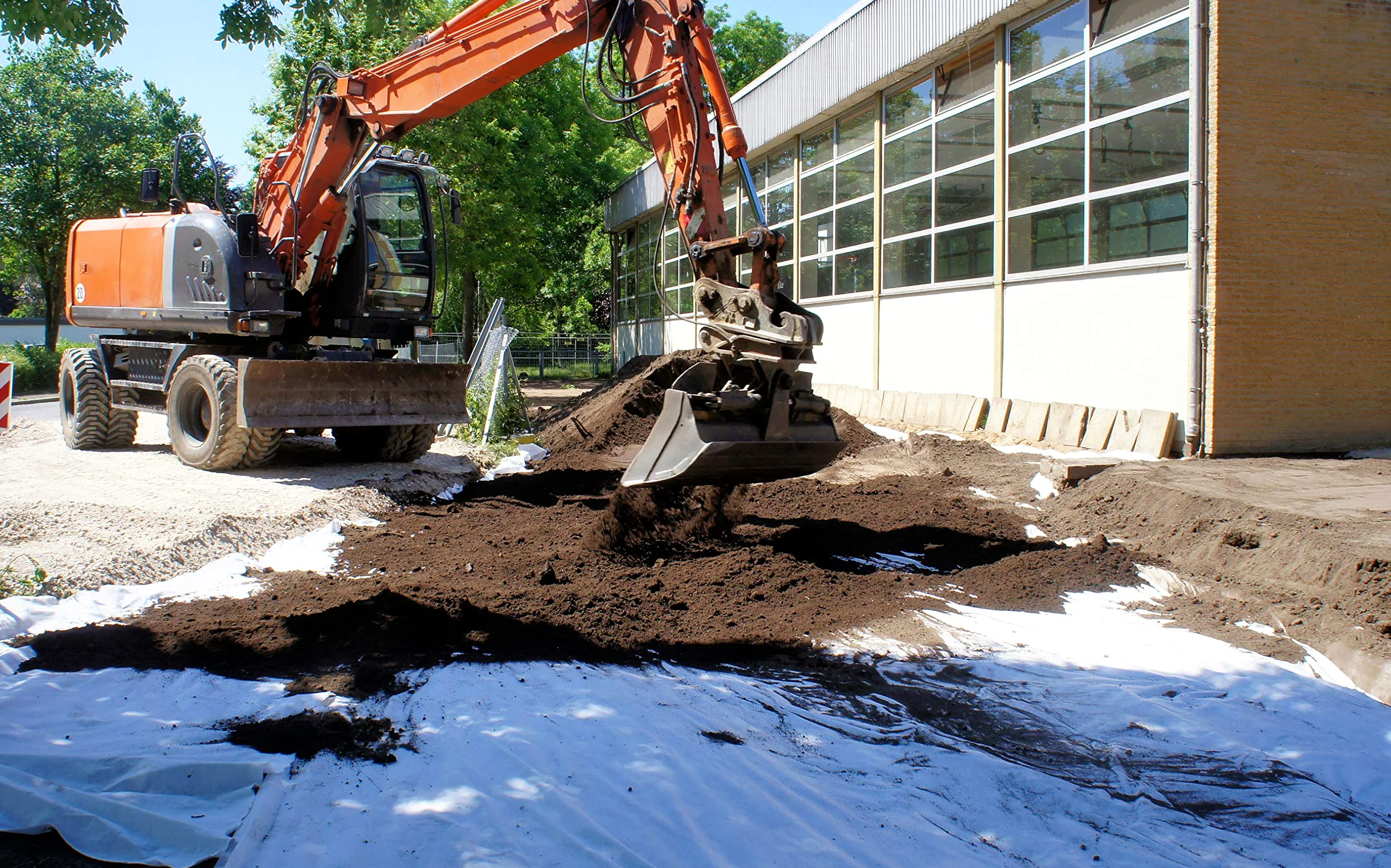 Aquagart 40m² Unkrautvlies weiß - 250g PES Drainagevlies I Bester Schutz vor Unkraut I Gartenvlies & Unkrautsperre I Wasserdurchlässige Unkrautfolie I Robuster Schutzvlies 1,6m breit